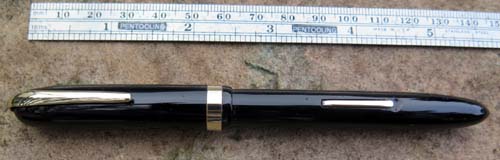 HUGE GOLLD MEDAL BLACK FOUNTAIN PEN